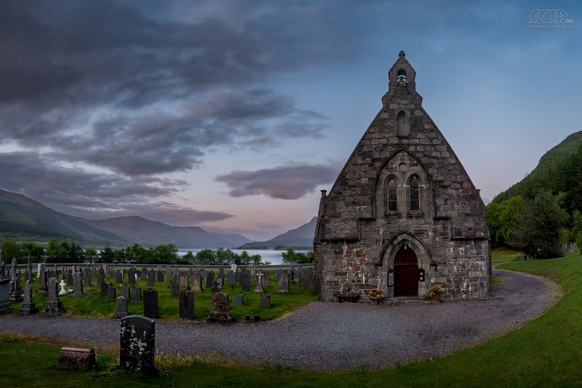 Ballachulish - St Johns kerk St Johns kerk werd gebouwd in 1842 en ligt nabij Loch Leven in het kleine dorpje van Ballachulish Stefan Cruysberghs